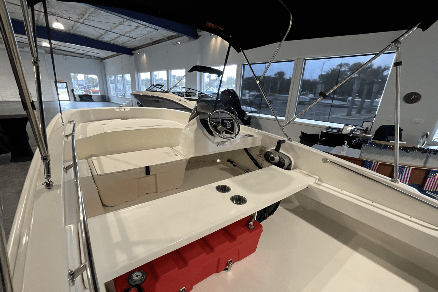 Slide: The Image of Boston Whaler 160 Super Sport 2025 - 14