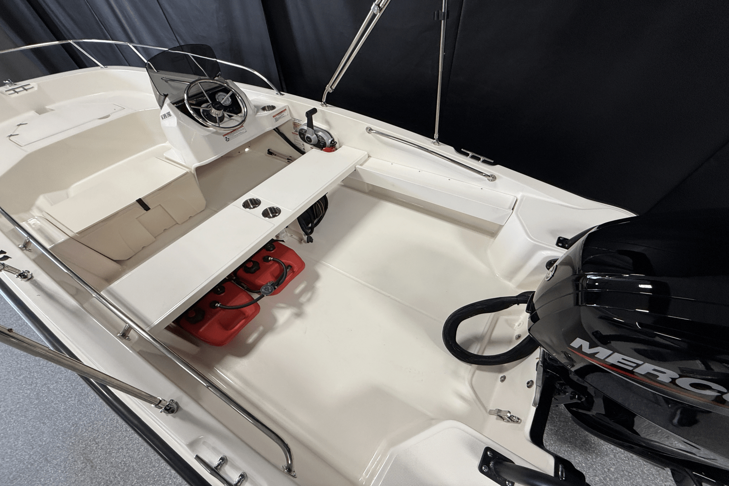Slide: The Image of Boston Whaler 160 Super Sport 2025 - 17