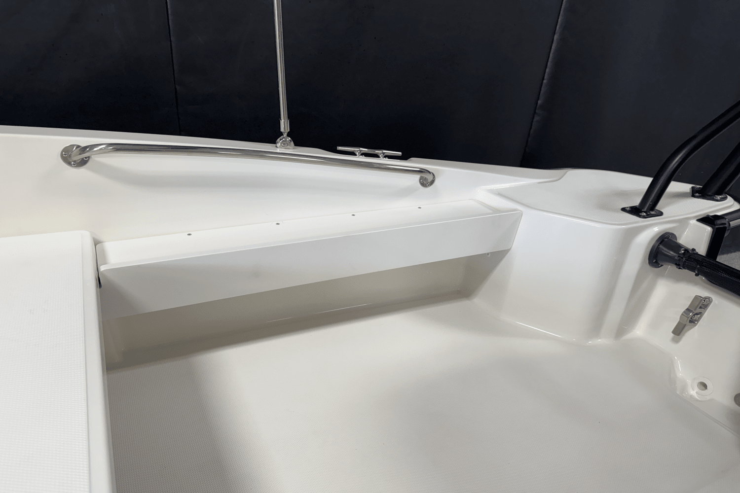 Slide: The Image of Boston Whaler 160 Super Sport 2025 - 20