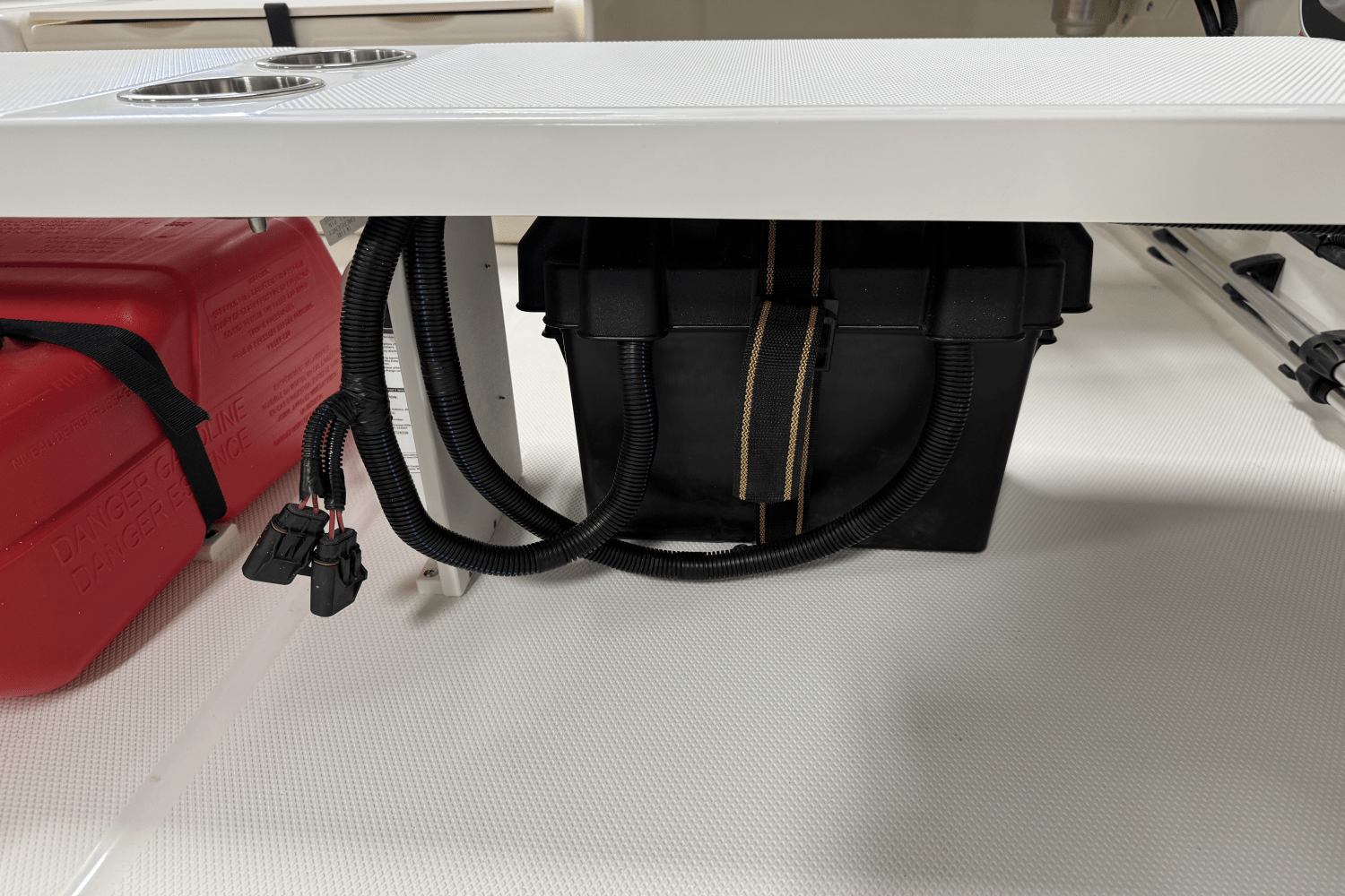Slide: The Image of Boston Whaler 160 Super Sport 2025 - 23
