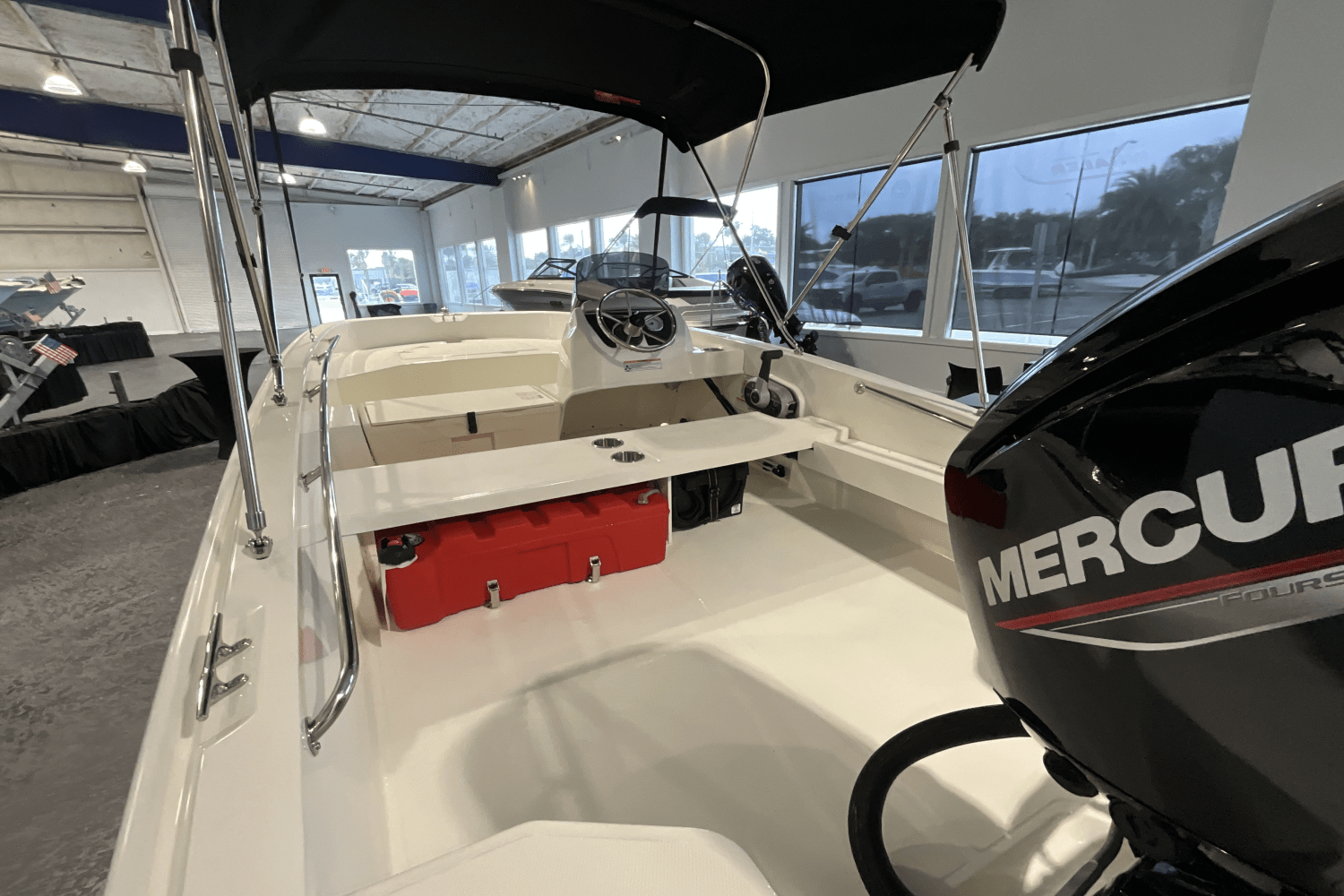 Slide: The Image of Boston Whaler 160 Super Sport 2025 - 32