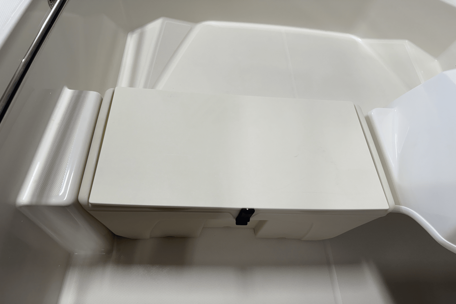 Slide: The Image of Boston Whaler 160 Super Sport 2025 - 32