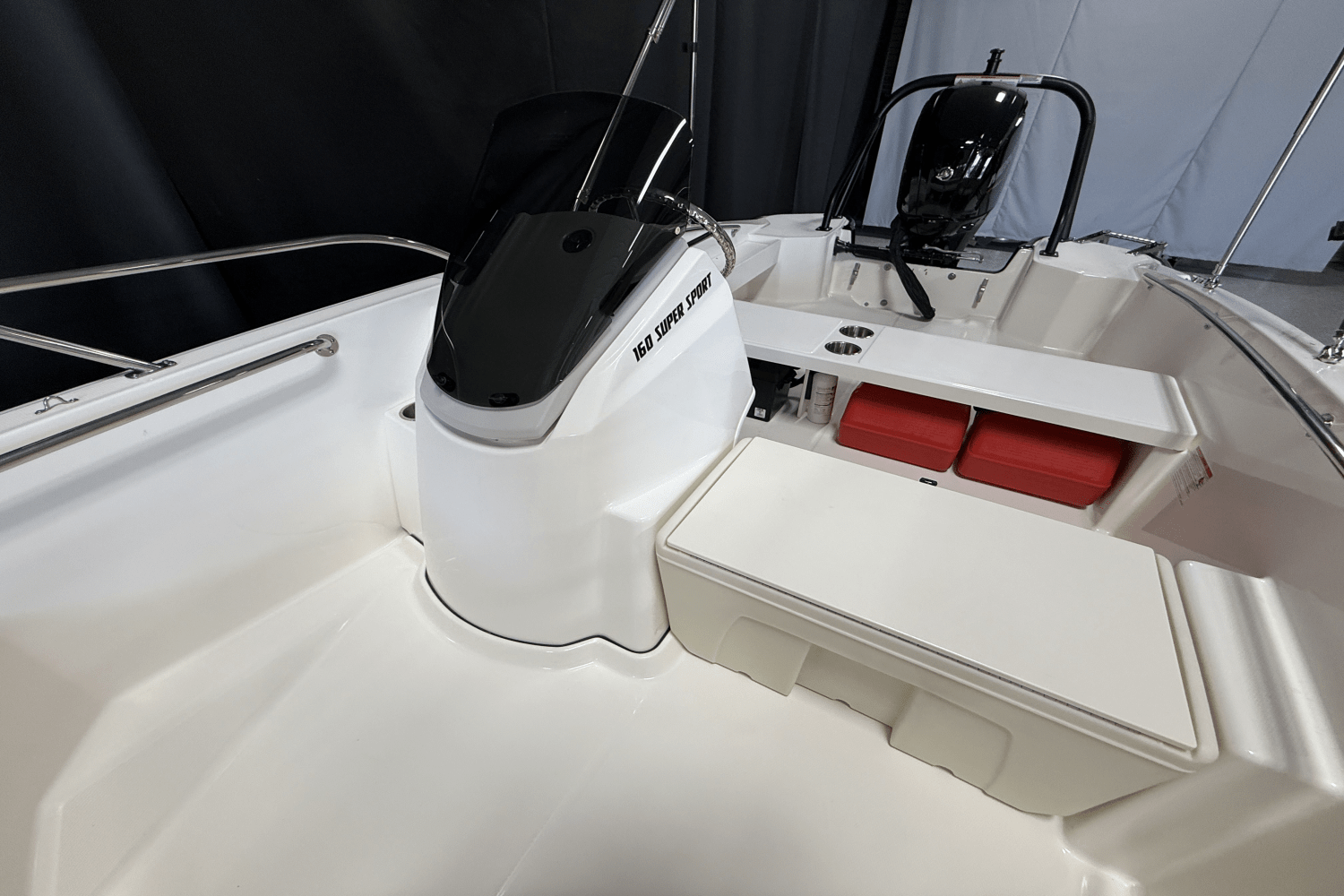 Slide: The Image of Boston Whaler 160 Super Sport 2025 - 36