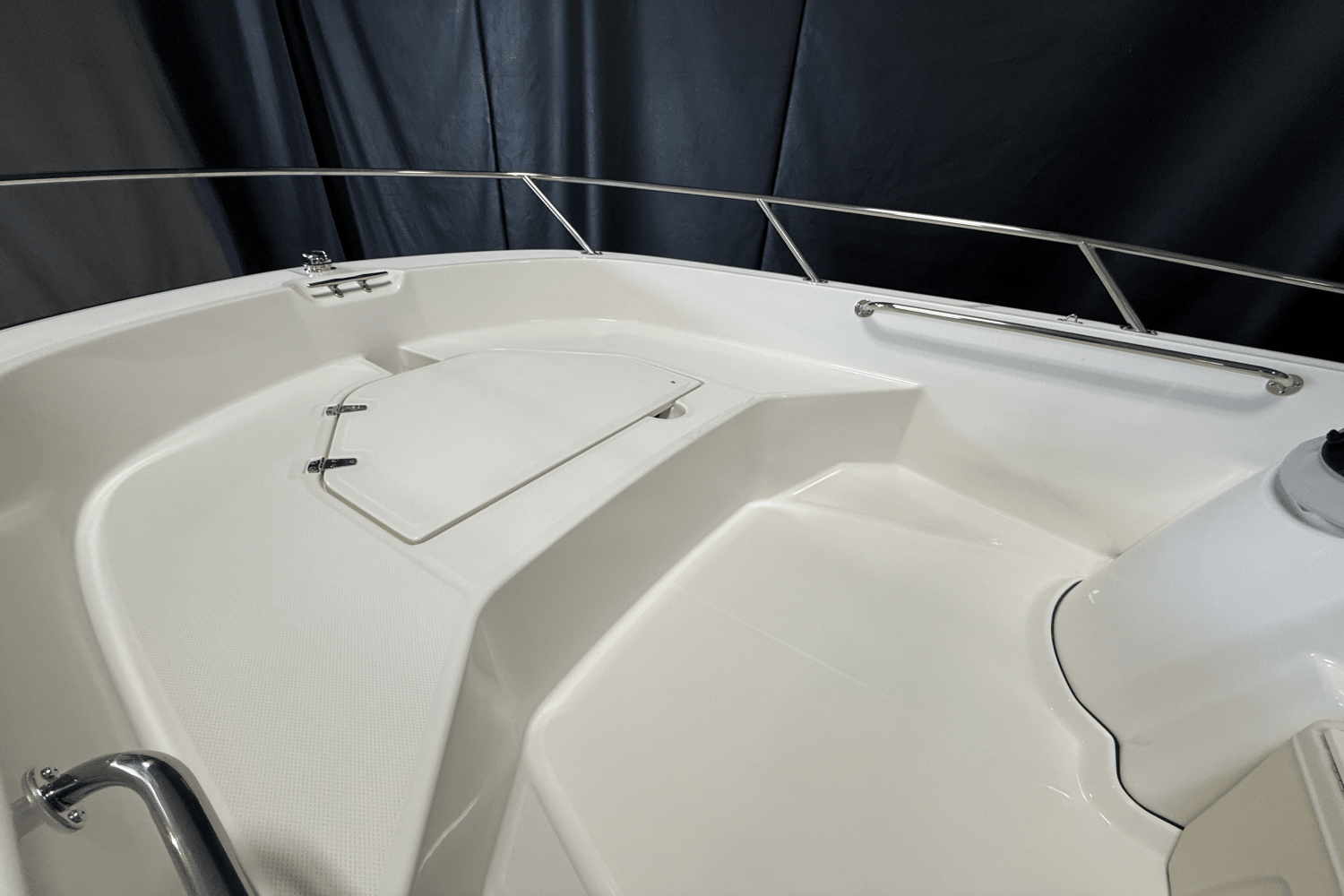 Slide: The Image of Boston Whaler 160 Super Sport 2025 - 37