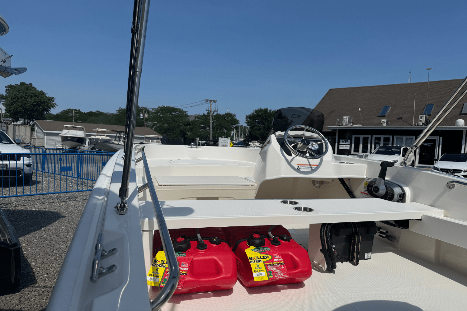Slide: The Image of Boston Whaler 160 Super Sport 2025 - 5