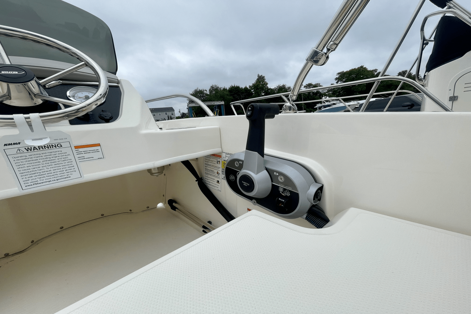 Slide: The Image of Boston Whaler 160 Super Sport 2025 - 5