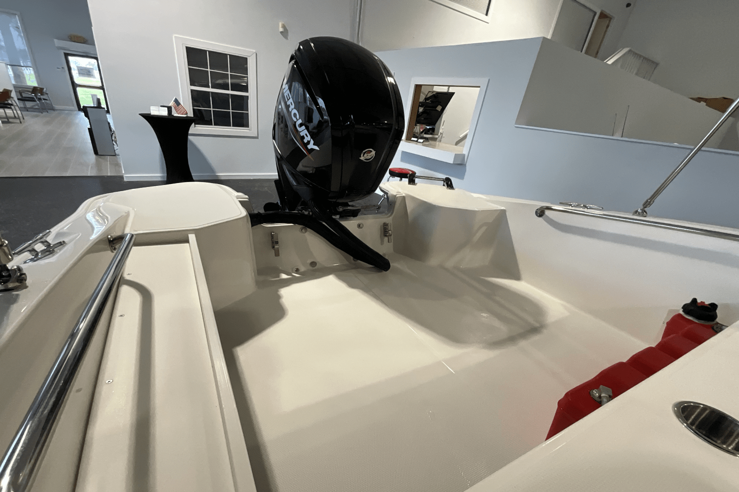 Slide: The Image of Boston Whaler 160 Super Sport 2025 - 6