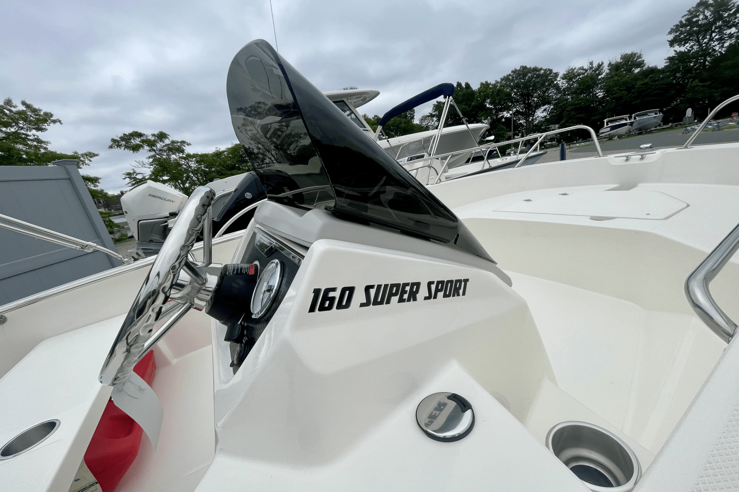Slide: The Image of Boston Whaler 160 Super Sport 2025 - 6