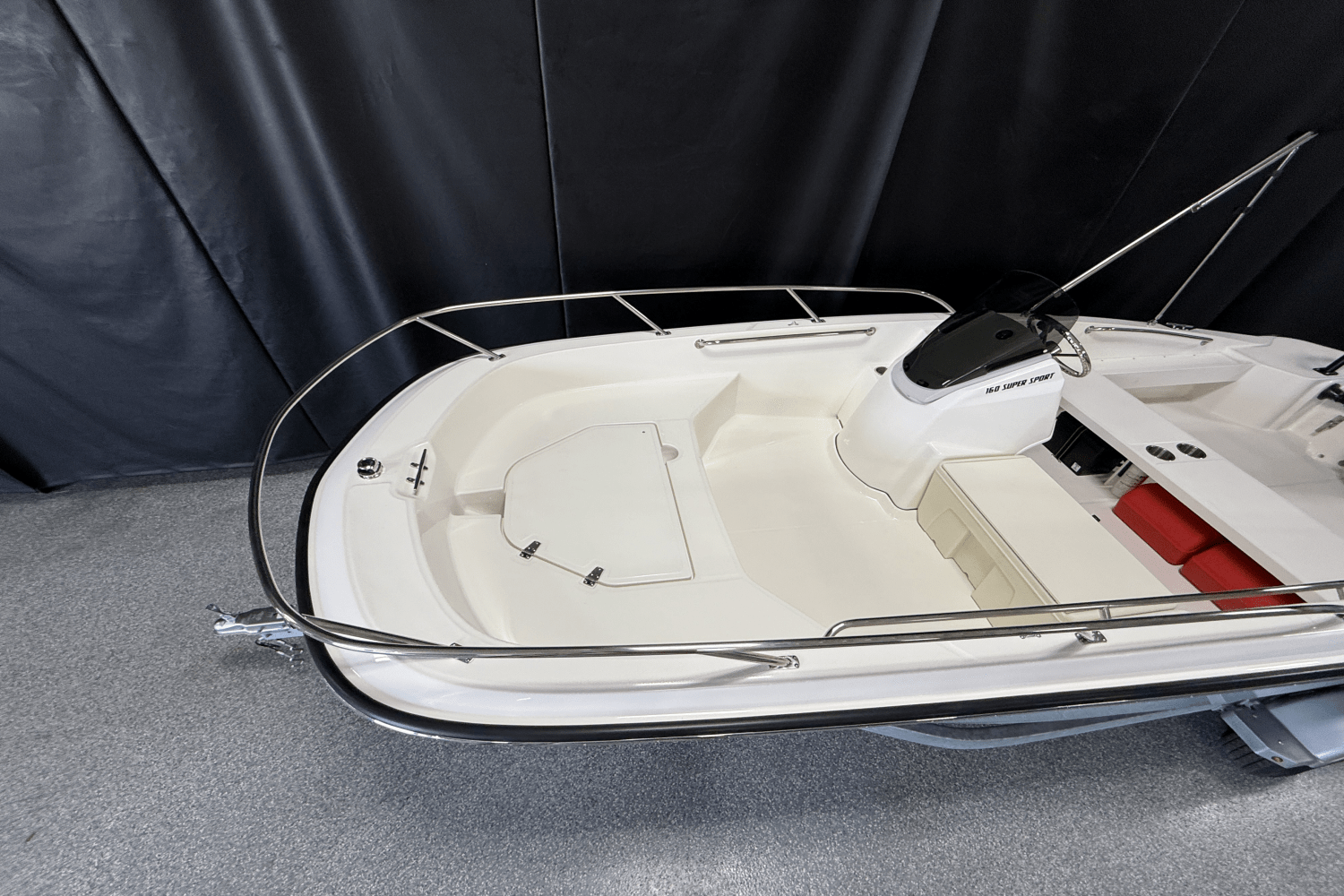 Slide: The Image of Boston Whaler 160 Super Sport 2025 - 8