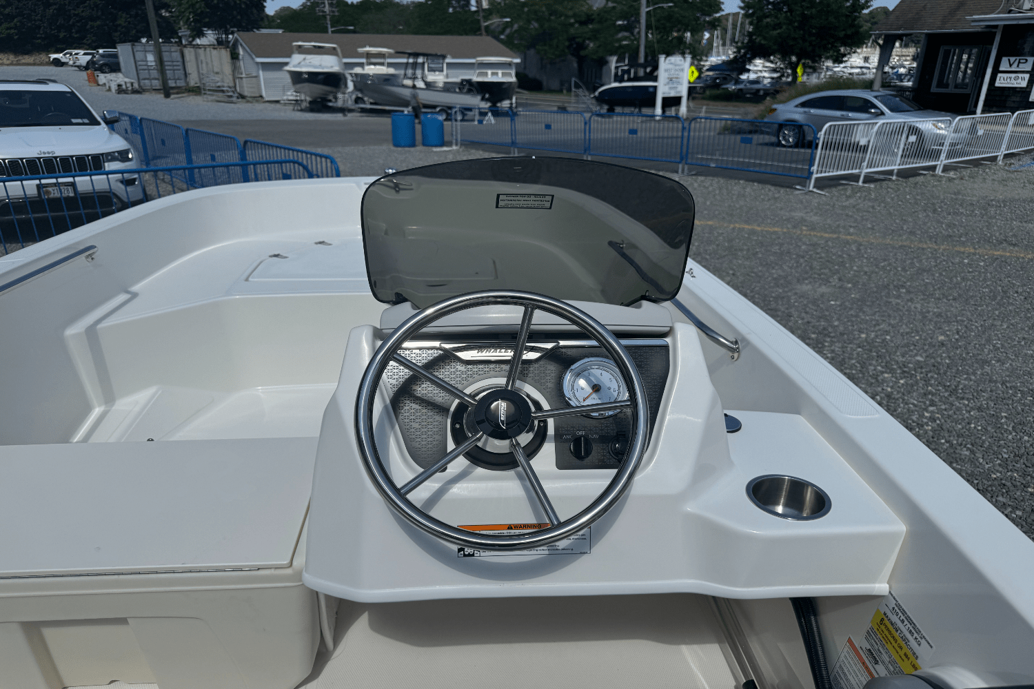 Slide: The Image of Boston Whaler 160 Super Sport 2025 - 8