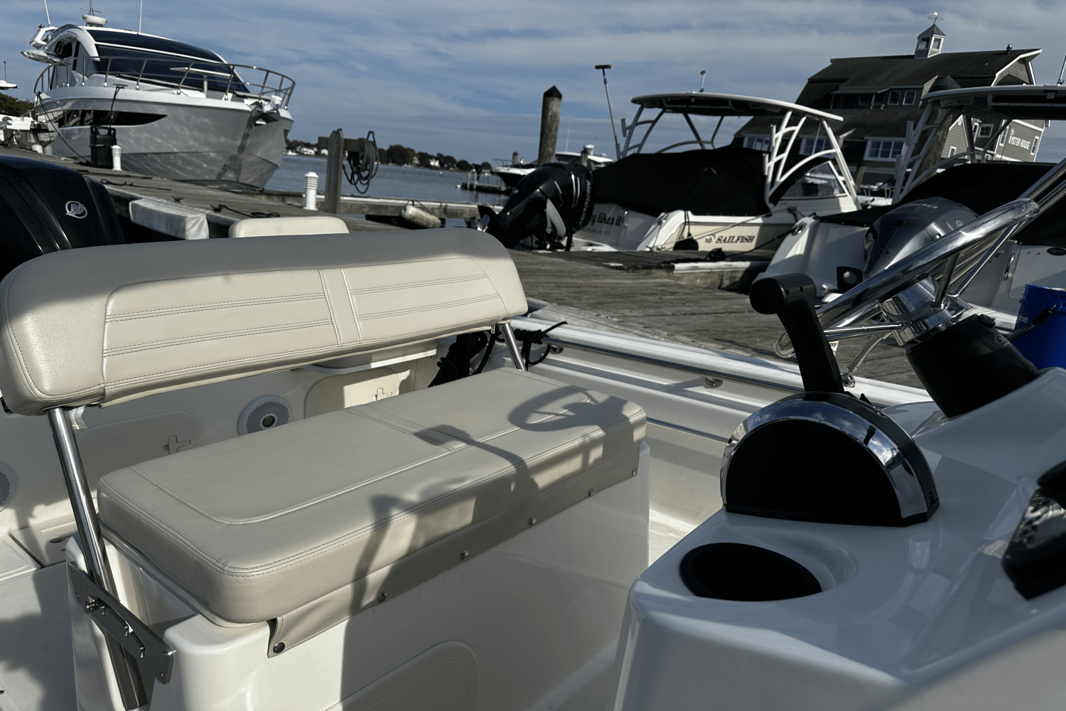 Slide: The Image of Boston Whaler 170 MONTAUK 2020 - 10