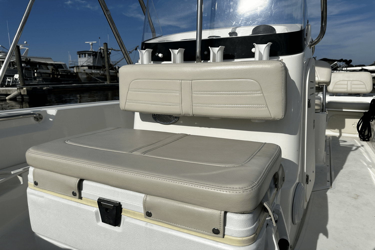 Slide: The Image of Boston Whaler 170 MONTAUK 2020 - 13
