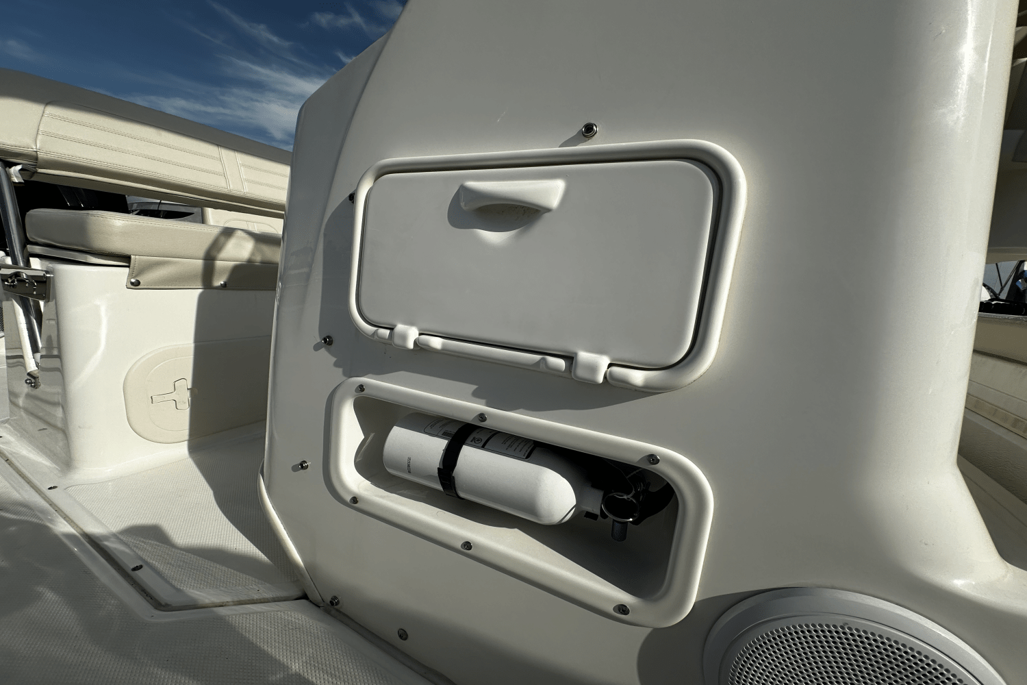 Slide: The Image of Boston Whaler 170 MONTAUK 2020 - 14