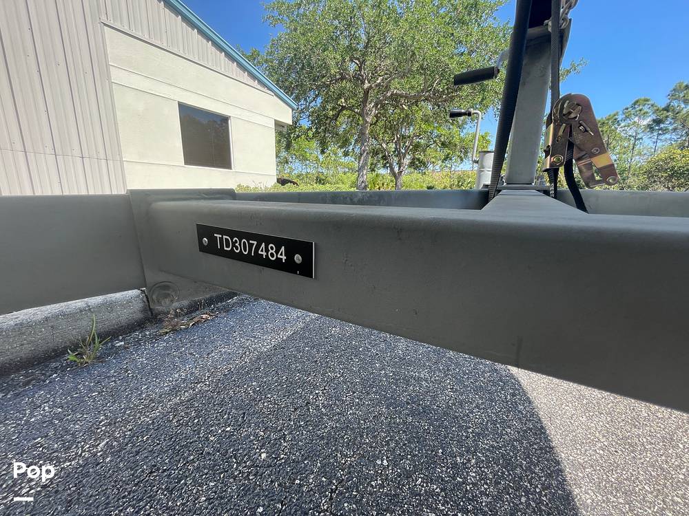 Slide: The Image of Boston Whaler 170 Montauk 2021 - 15357827