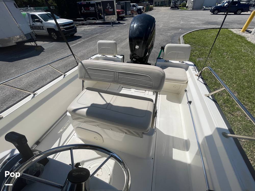 Slide: The Image of Boston Whaler 170 Montauk 2021 - 15357931