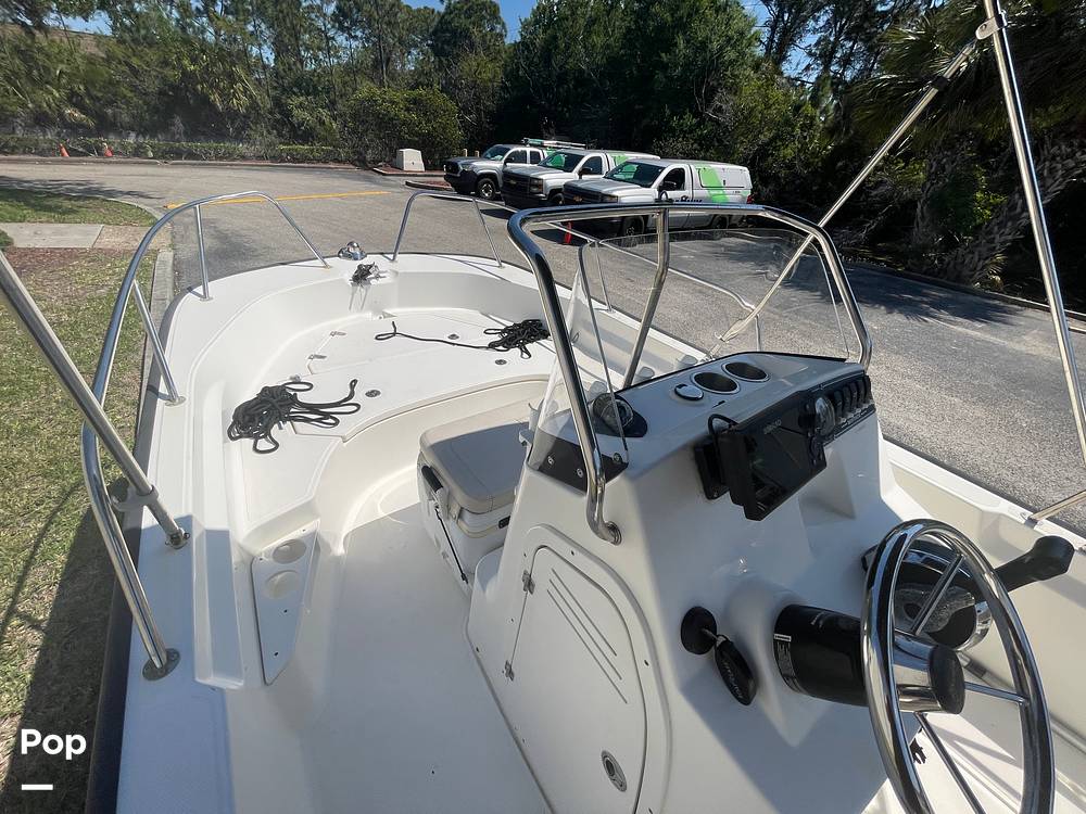 Slide: The Image of Boston Whaler 170 Montauk 2021 - 15357940