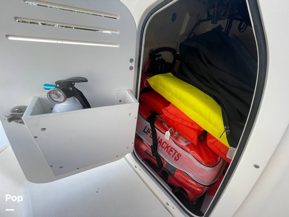 Slide: The Image of Boston Whaler 170 Montauk 2021 - 15357941