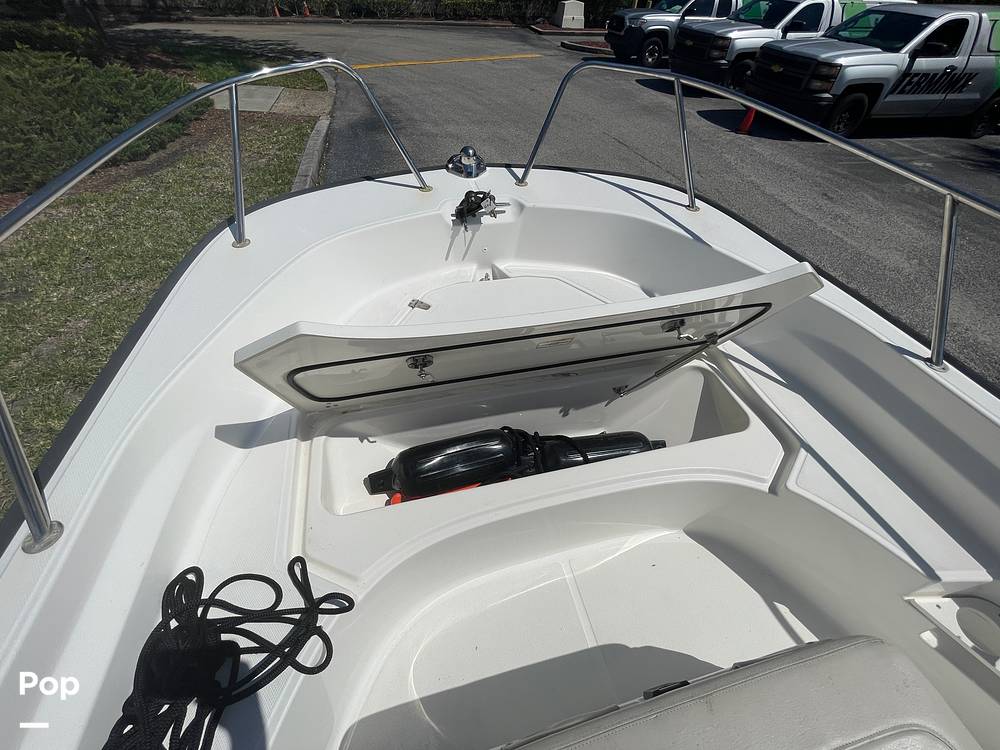 Slide: The Image of Boston Whaler 170 Montauk 2021 - 15357947