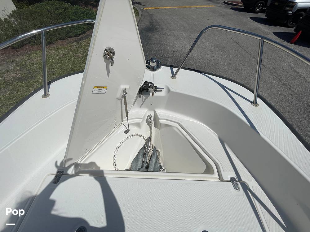 Slide: The Image of Boston Whaler 170 Montauk 2021 - 15357948