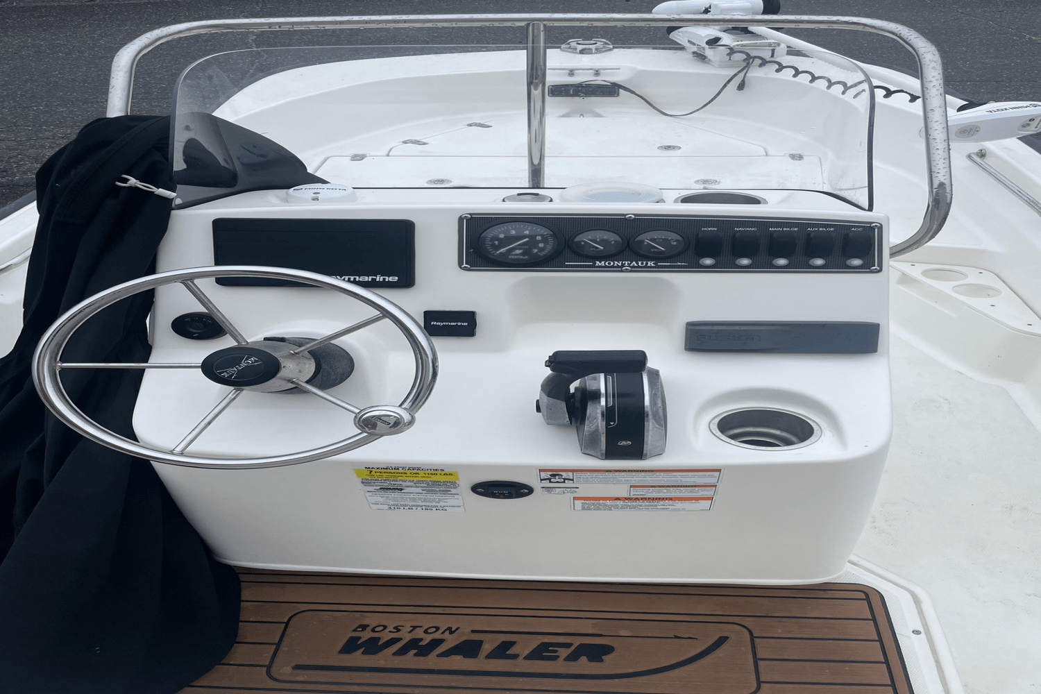 Slide: The Image of Boston Whaler 170 MONTAUK 2021 - 16