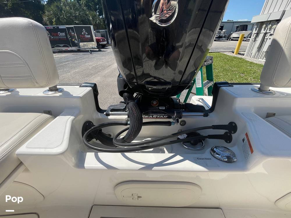 Slide: The Image of Boston Whaler 170 Montauk 2021 - 15357925