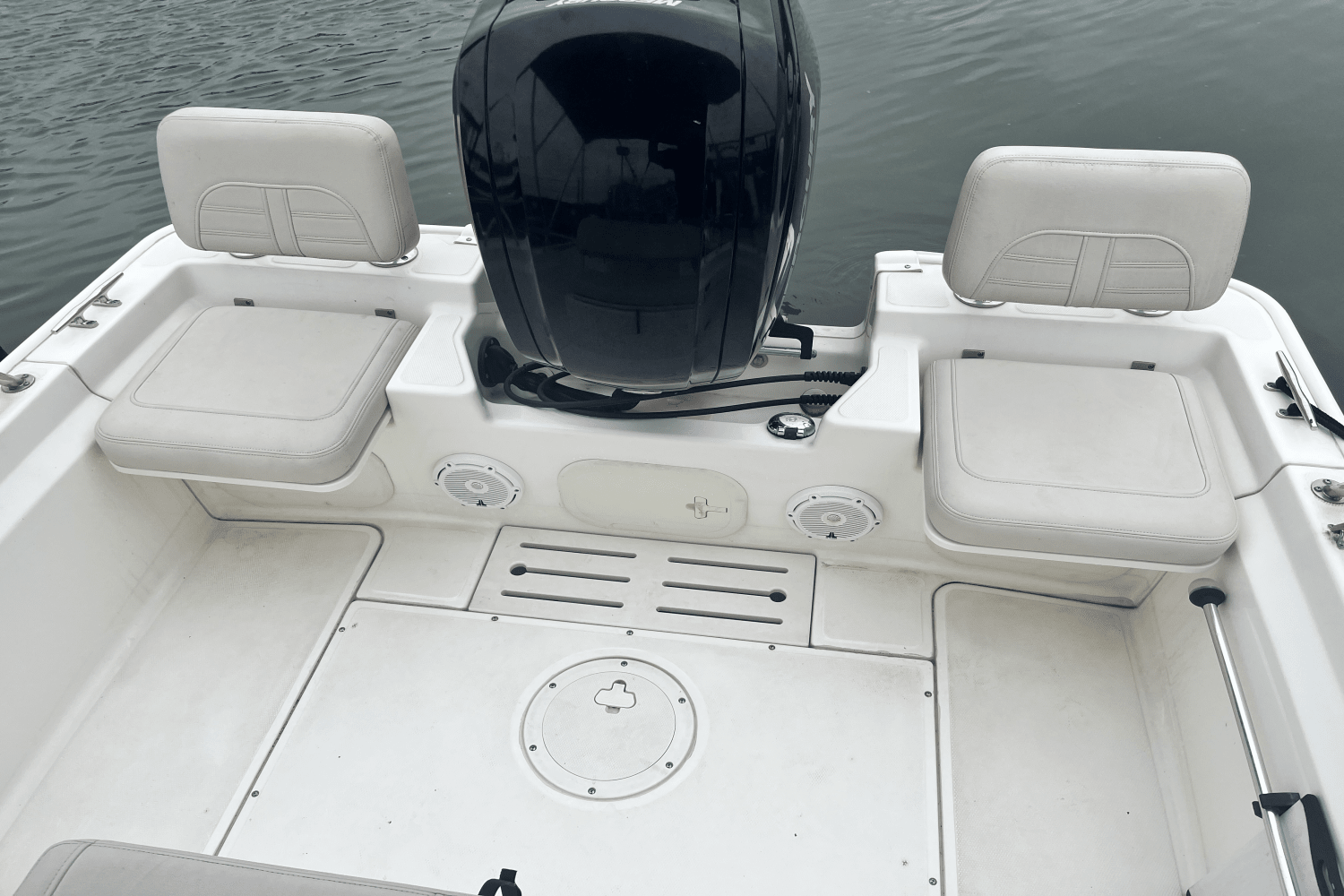 Slide: The Image of Boston Whaler 170 MONTAUK 2021 - 5