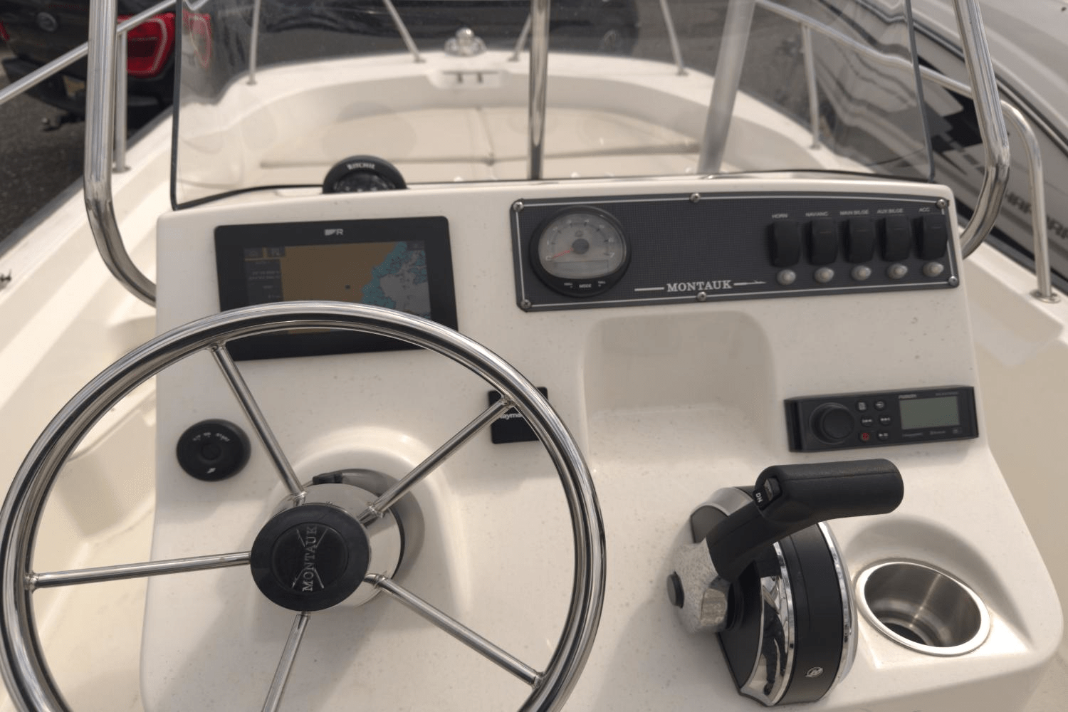 Slide: The Image of Boston Whaler 170 MONTAUK 2022 - 10