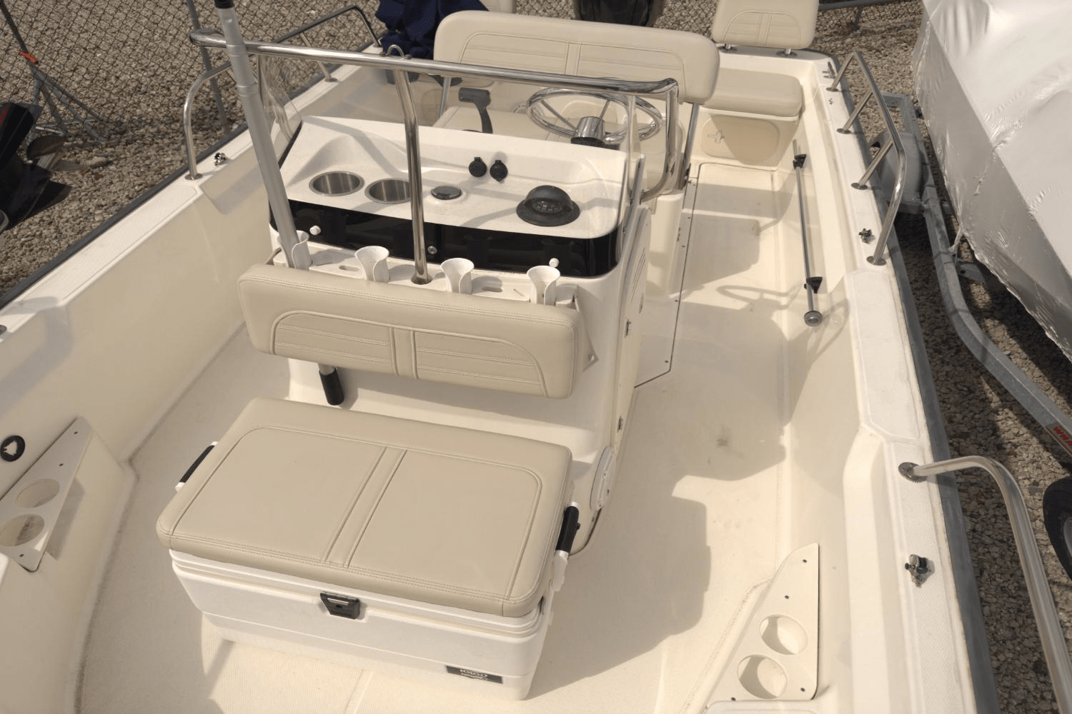 Slide: The Image of Boston Whaler 170 MONTAUK 2022 - 11