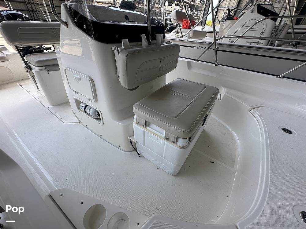 Slide: The Image of Boston Whaler 170 Montauk 2022 - 15585118