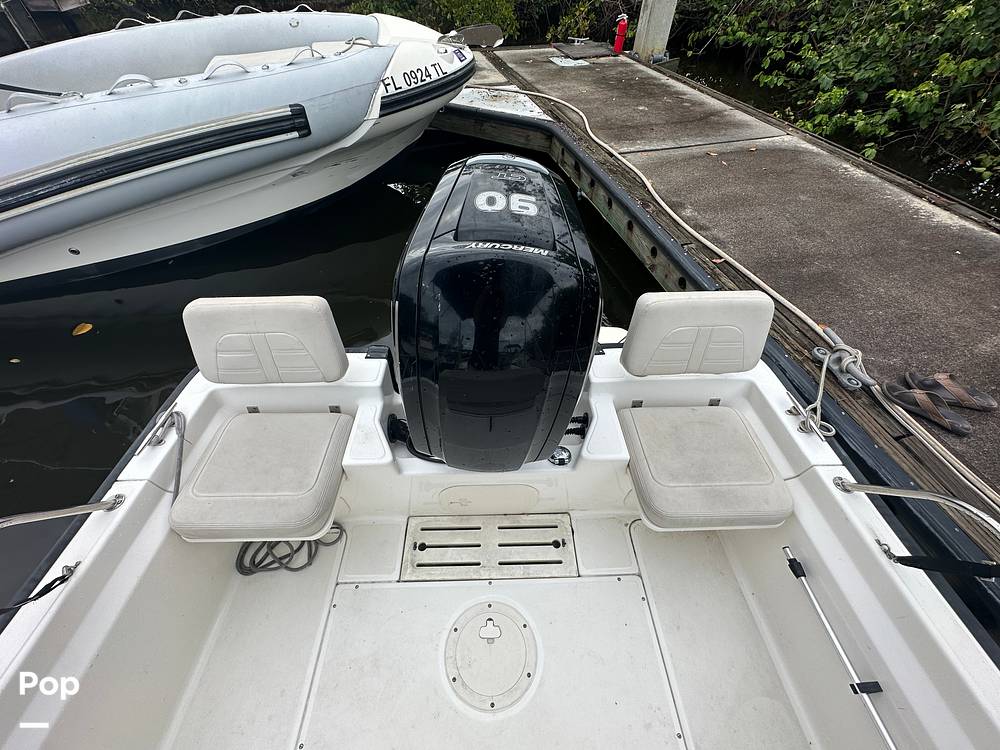 Slide: The Image of Boston Whaler 170 Montauk 2022 - 15455519