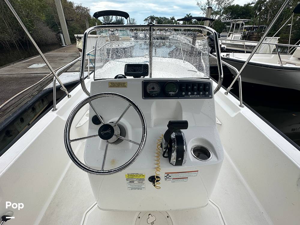 Slide: The Image of Boston Whaler 170 Montauk 2022 - 15455530