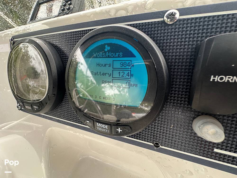 Slide: The Image of Boston Whaler 170 Montauk 2022 - 15455534