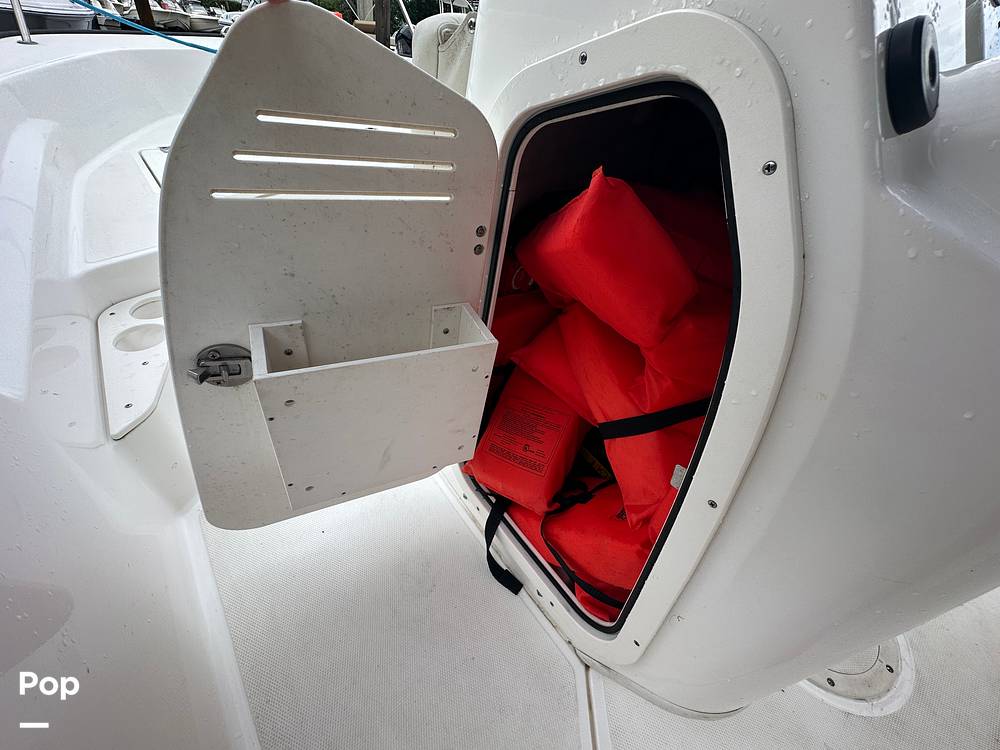 Slide: The Image of Boston Whaler 170 Montauk 2022 - 15455541