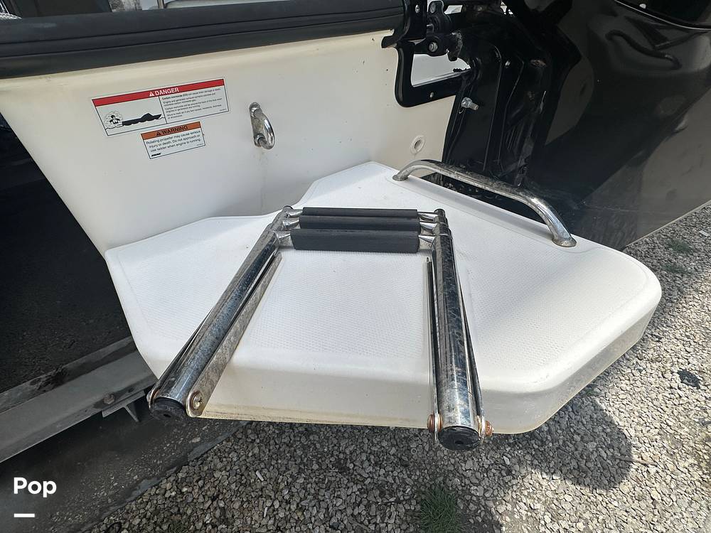 Slide: The Image of Boston Whaler 170 Montauk 2022 - 15585087