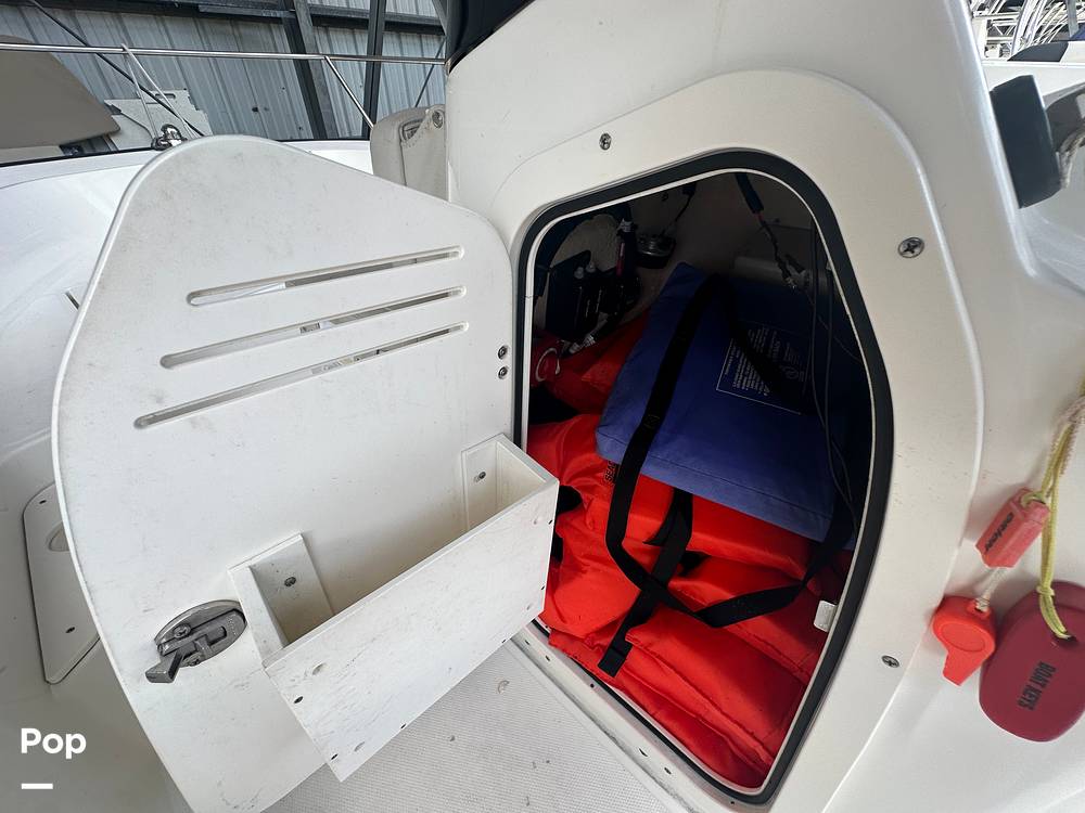 Slide: The Image of Boston Whaler 170 Montauk 2022 - 15585105