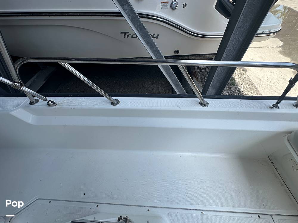 Slide: The Image of Boston Whaler 170 Montauk 2022 - 15585108