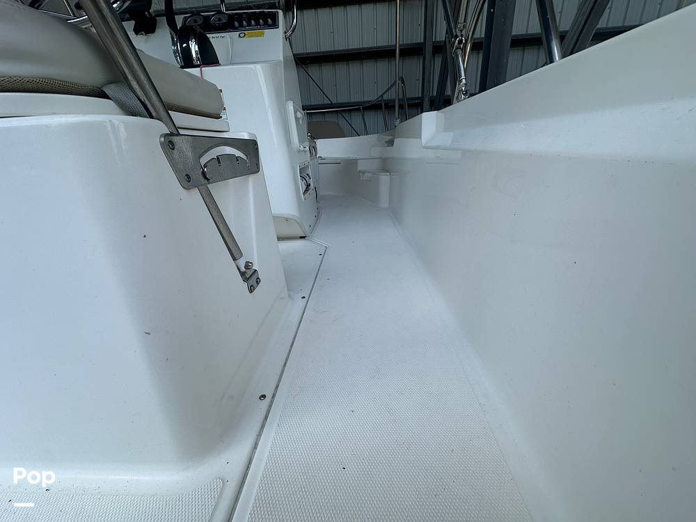 Slide: The Image of Boston Whaler 170 Montauk 2022 - 15585109