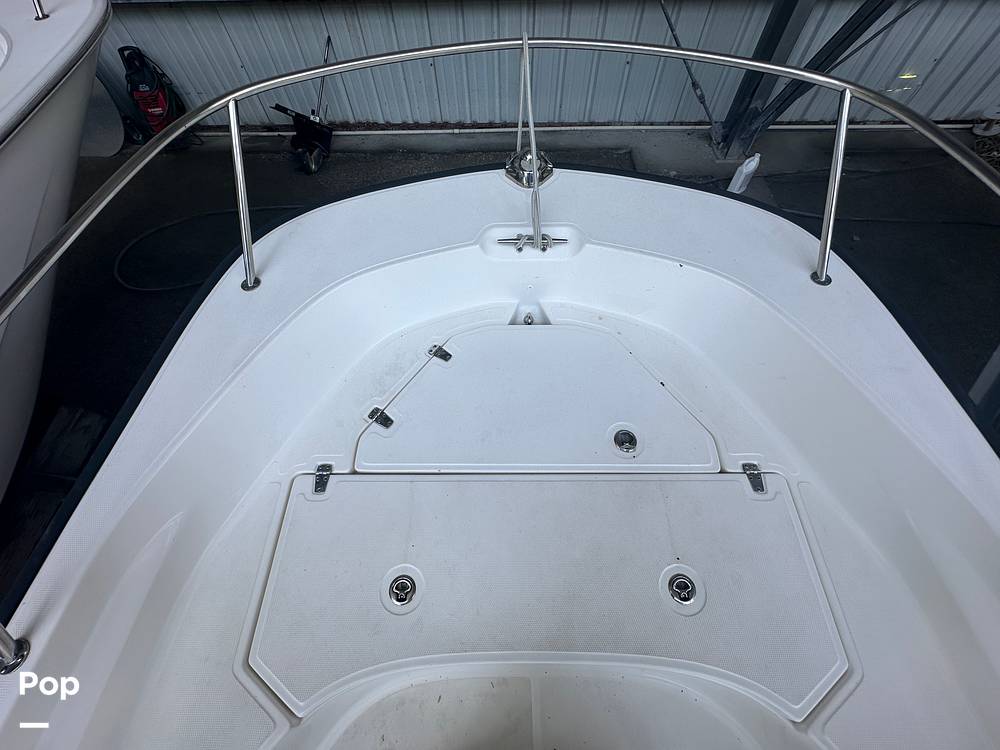 Slide: The Image of Boston Whaler 170 Montauk 2022 - 15585112