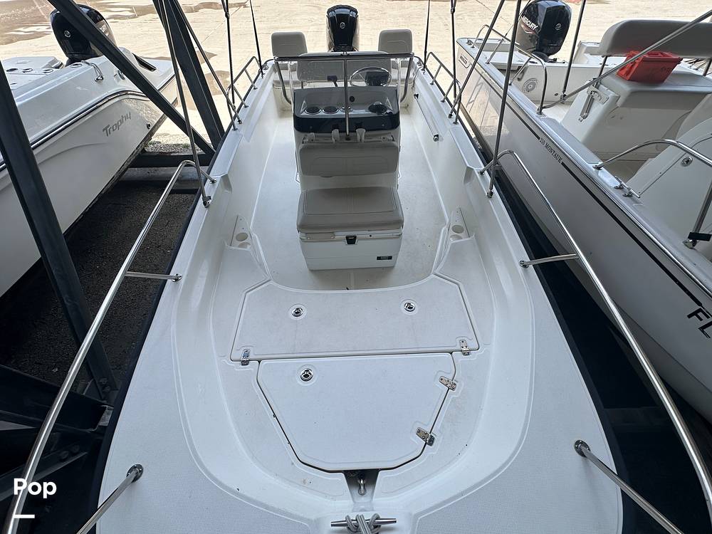 Slide: The Image of Boston Whaler 170 Montauk 2022 - 15585116