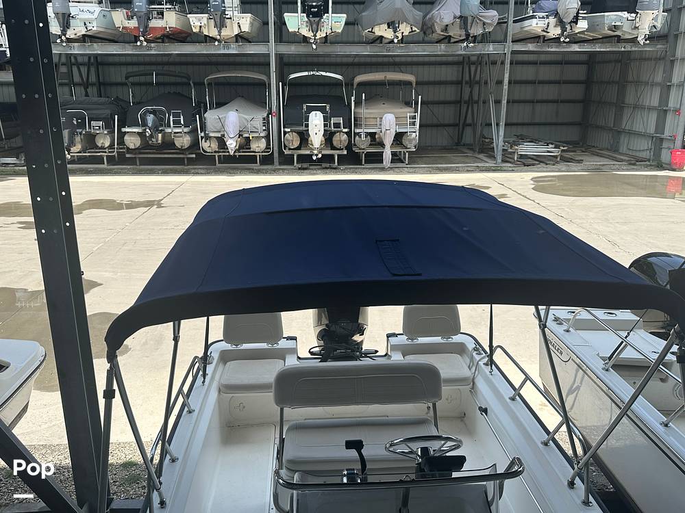 Slide: The Image of Boston Whaler 170 Montauk 2022 - 15585117