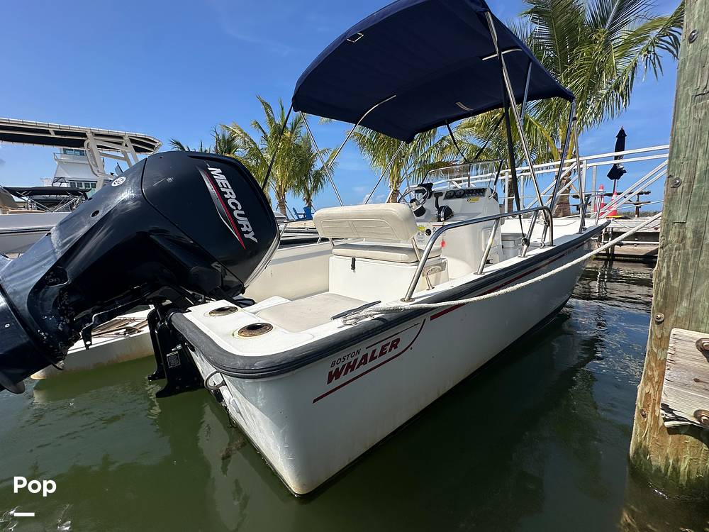 Slide: The Image of Boston Whaler 170 Montauk 2022 - 15674326