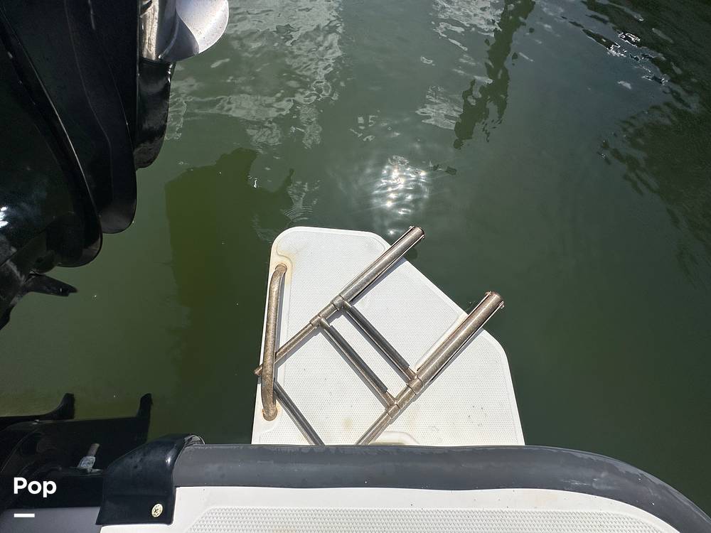 Slide: The Image of Boston Whaler 170 Montauk 2022 - 15674335