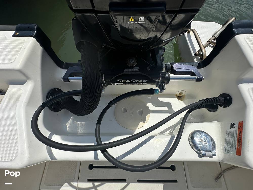 Slide: The Image of Boston Whaler 170 Montauk 2022 - 15674338