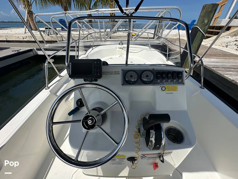Slide: The Image of Boston Whaler 170 Montauk 2022 - 15674348