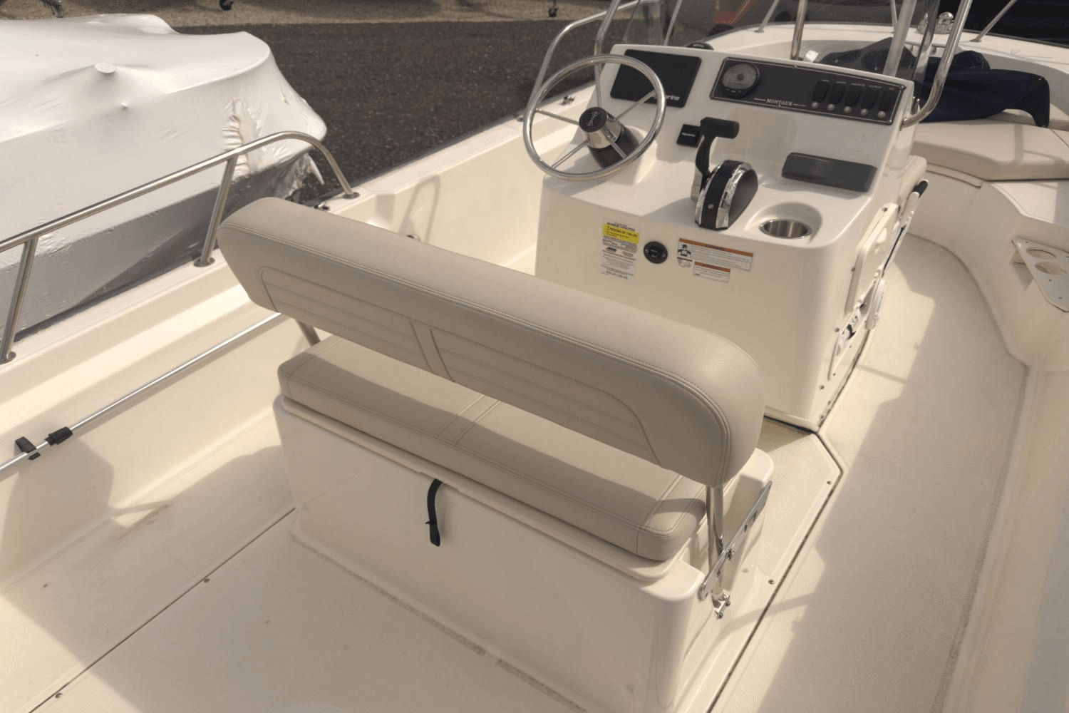 Slide: The Image of Boston Whaler 170 MONTAUK 2022 - 6