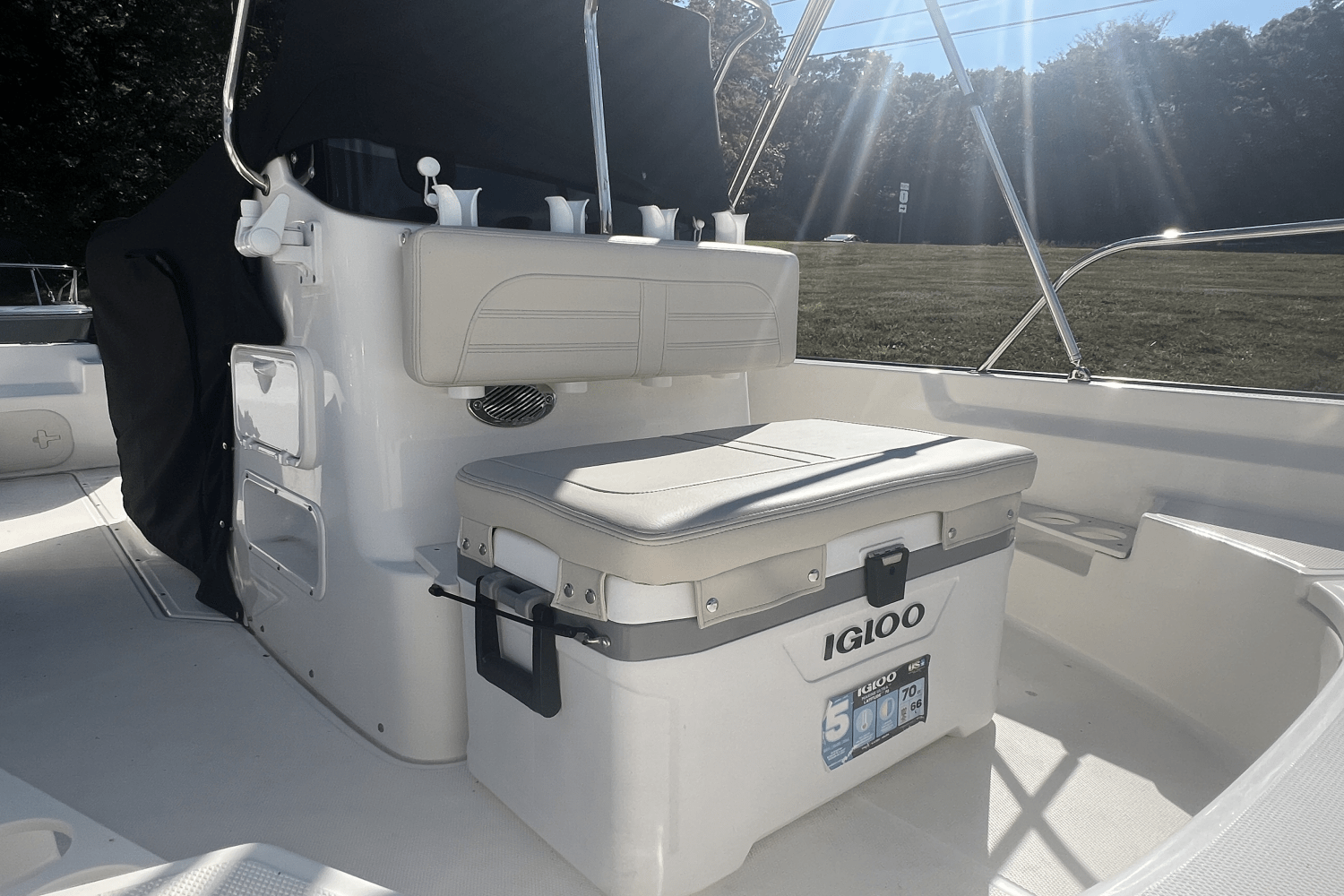Slide: The Image of Boston Whaler 170 MONTAUK 2024 - 8