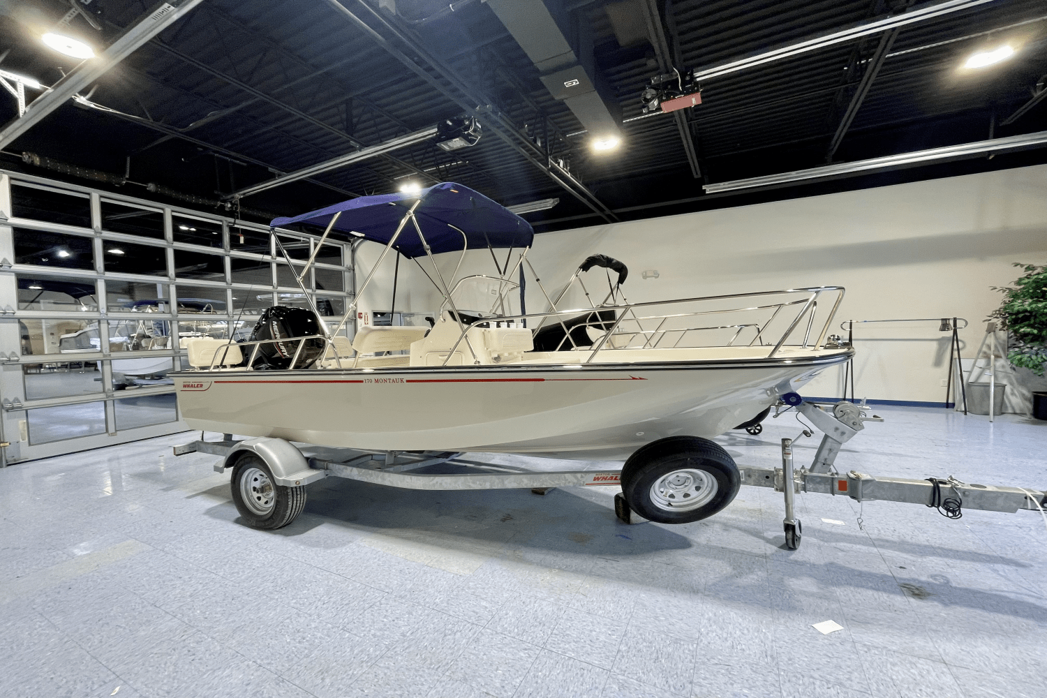 Slide: The Image of Boston Whaler 170 Montauk 2025 - 1