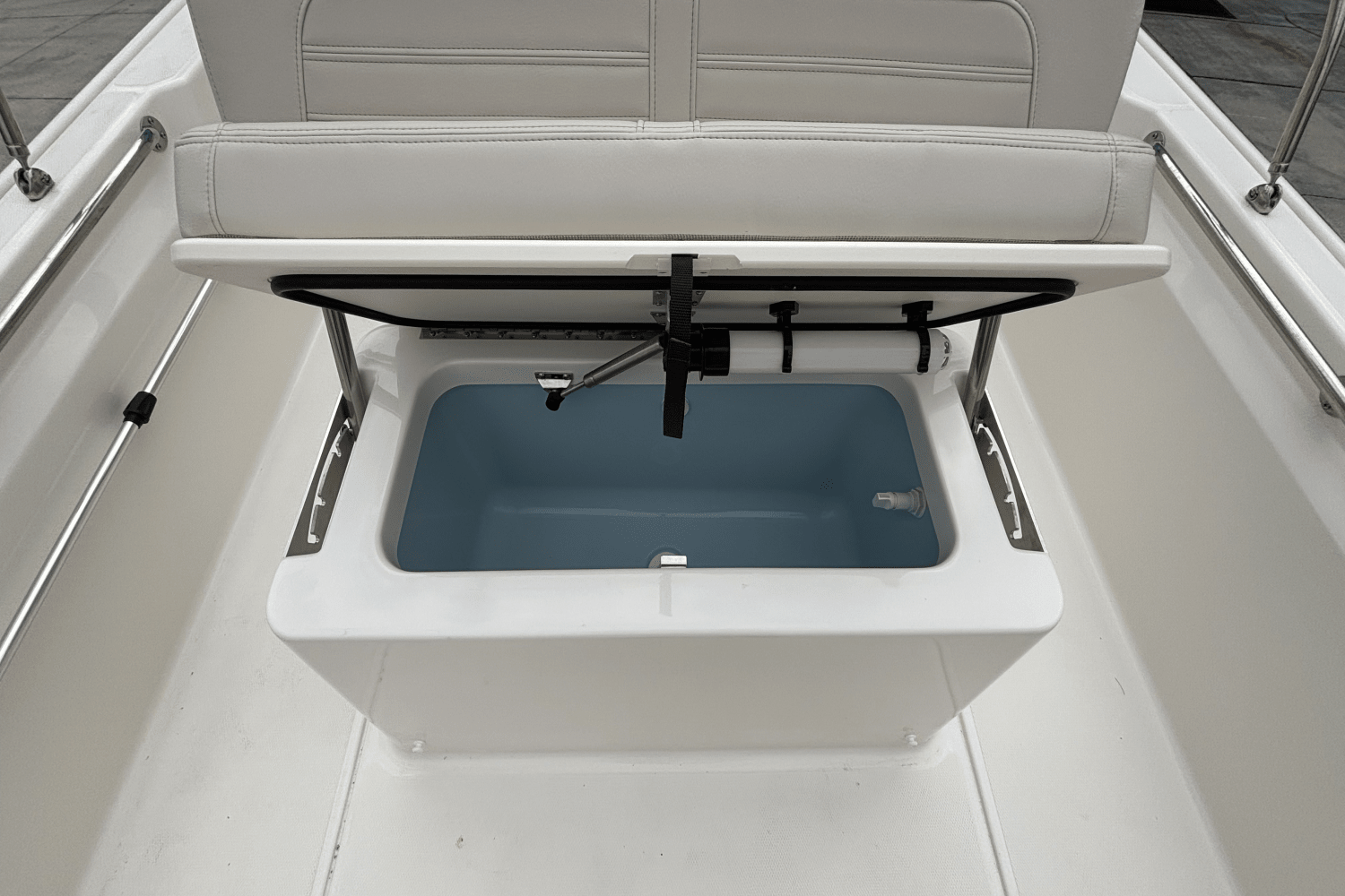 Slide: The Image of Boston Whaler 170 Montauk 2025 - 10