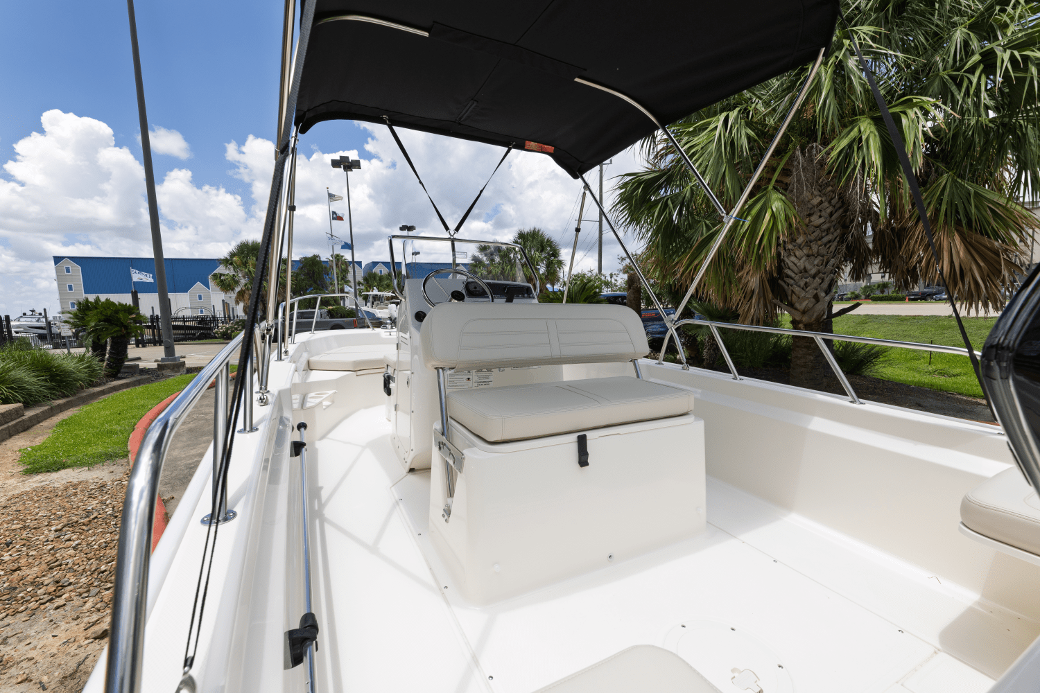 Slide: The Image of Boston Whaler 170 Montauk 2025 - 11