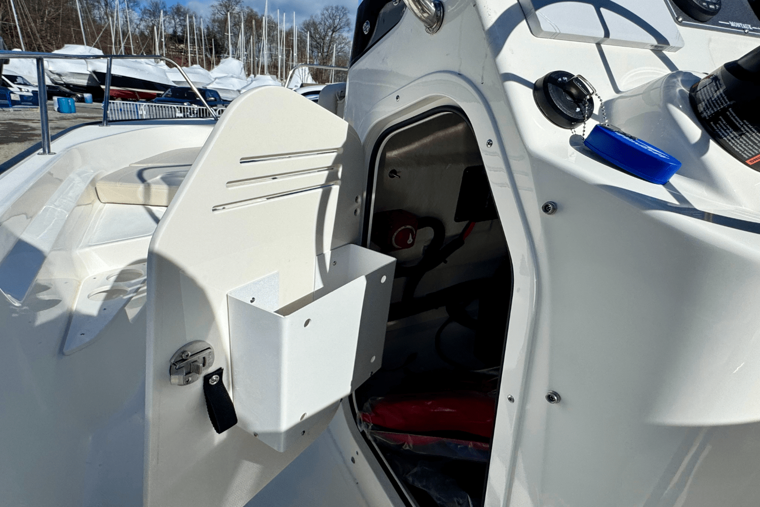Slide: The Image of Boston Whaler 170 Montauk 2025 - 11